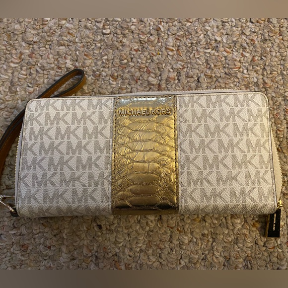 Michael Kors wallet - Picture 1 of 4